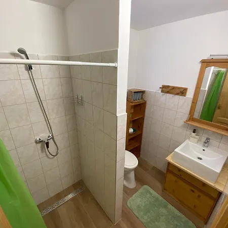 Veronka Vendékház Apartamento Gombosszeg