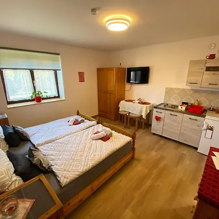 Apartamento Veronka Vendékház *