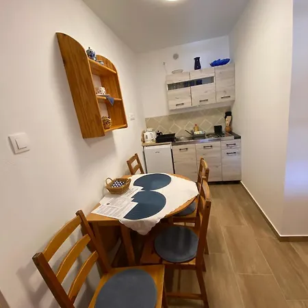 Veronka Vendékház * Gombosszeg